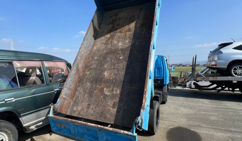 
								Isuzu Elf Truck full									