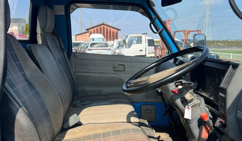 
								Isuzu Elf Truck full									