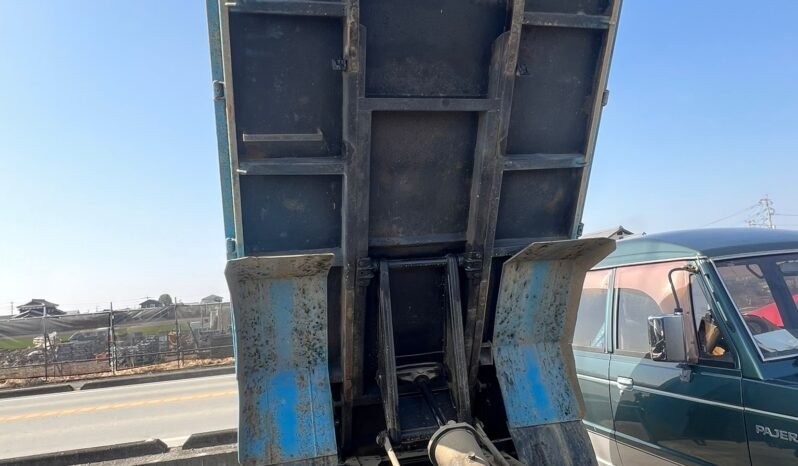 
								Isuzu Elf Truck full									